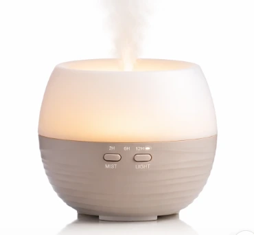 Difusor de aroma modelo Pétalo en color blanco con diseño moderno.